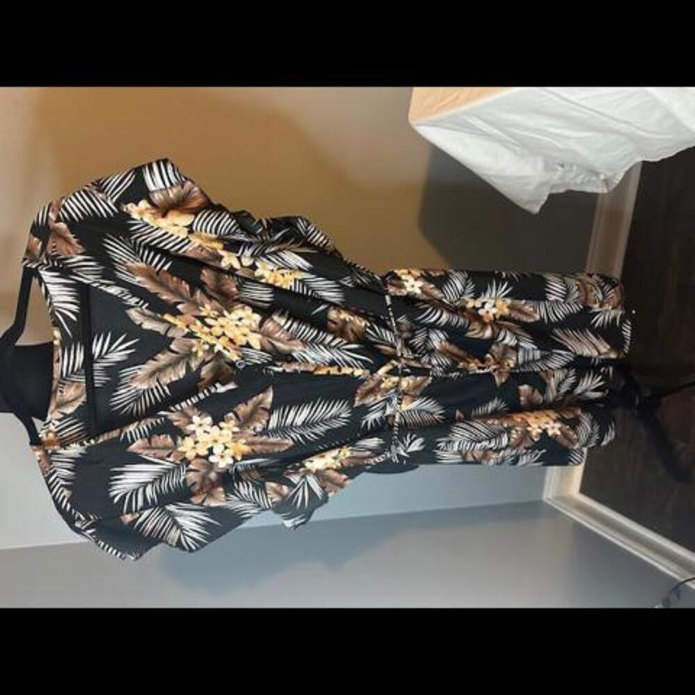 Size 4XL Vacation Ready Romper - Picture 2 of 5